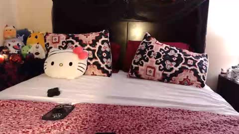 gothbaby305 online show from December 2, 5:46 am