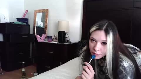 Snapshot of gothbaby305 chatting on April 27, 9:24 pm gothbaby305 online show from April 27, 9:24 pm