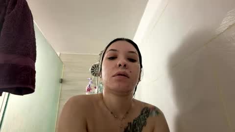 Snapshot of gothbaby305 chatting on May 23, 8:57 pm gothbaby305 online show from May 23, 8:57 pm