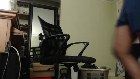 Snapshot of gothchocolate chatting on April 4, 5:43 pm gothchocolate online show from April 4, 5:43 pm