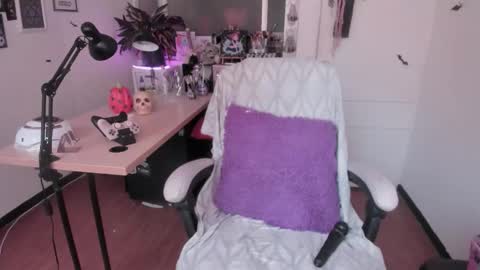 hi my name is Elizabeth nice to meet you online show from October 26, 4:24 pm