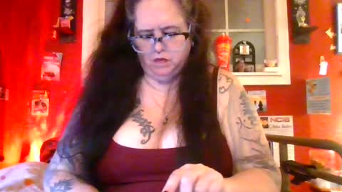 Snapshot of gothickmaiden chatting on June 20, 2:25 am GothickMaiden online show from June 20, 2:25 am