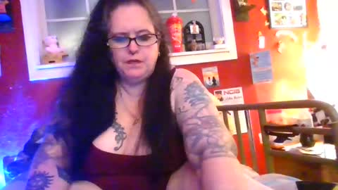 Snapshot of gothickmaiden chatting on June 21, 2:14 am GothickMaiden online show from June 21, 2:14 am