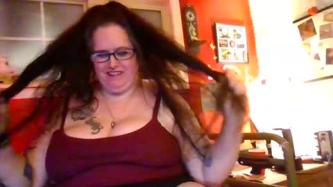 Snapshot of gothickmaiden chatting on June 28, 2:06 am GothickMaiden online show from June 28, 2:06 am