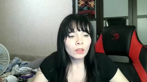 Snapshot of gothickq chatting on June 17, 6:42 pm gothickq online show from June 17, 6:42 pm