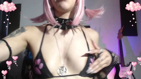 Snapshot of gothicute chatting on December 27, 6:14 am online show from December 27, 6:14 am