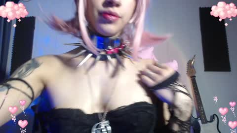 Snapshot of gothicute chatting on January 20, 3:04 am online show from January 20, 3:04 am