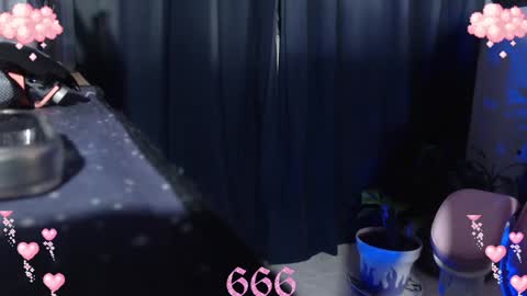 Snapshot of gothicute chatting on January 23, 8:57 am online show from January 23, 8:57 am