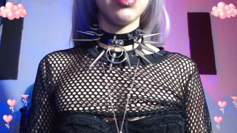 Snapshot of gothicute chatting on January 31, 9:27 am online show from January 31, 9:27 am