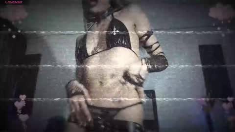 Snapshot of gothicute chatting on September 10, 4:45 am online show from September 10, 4:45 am