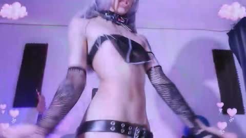 Snapshot of gothicute chatting on October 20, 6:36 am online show from October 20, 6:36 am