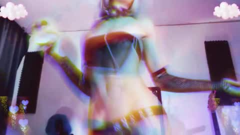 Snapshot of gothicute chatting on November 10, 2:32 am online show from November 10, 2:32 am