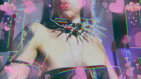 Snapshot of gothicute chatting on November 13, 5:06 am online show from November 13, 5:06 am