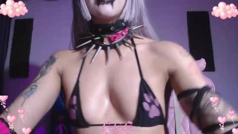 Snapshot of gothicute chatting on November 20, 5:07 am online show from November 20, 5:07 am