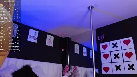 Snapshot of gotthic_met chatting on January 10, 4:44 am Meredith Alessandra online show from January 10, 4:44 am