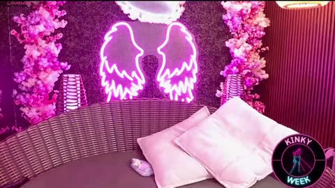 Snapshot of gotthic_met chatting on January 17, 8:13 am Meredith Alessandra online show from January 17, 8:13 am