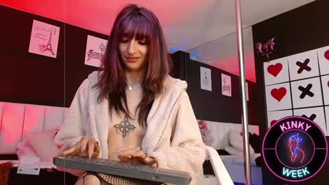 Snapshot of gotthic_met chatting on January 18, 10:28 am Meredith Alessandra online show from January 18, 10:28 am