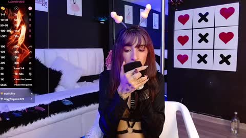 Snapshot of gotthic_met chatting on January 21, 4:43 am Meredith Alessandra online show from January 21, 4:43 am