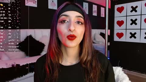 Snapshot of gotthic_met chatting on January 22, 10:40 am Meredith Alessandra online show from January 22, 10:40 am