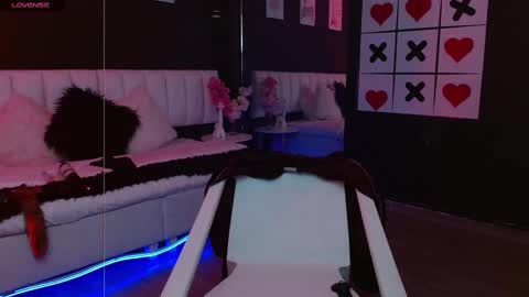 Snapshot of gotthic_met chatting on March 6, 4:41 am Meredith Alessandra online show from March 6, 4:41 am