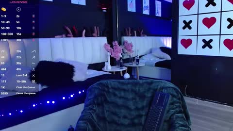 Snapshot of gotthic_met chatting on December 2, 4:51 am Meredith Alessandra online show from December 2, 4:51 am