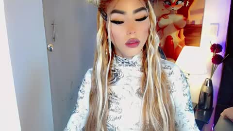 Snapshot of grace24hot chatting on March 5, 5:31 pm Grace online show from March 5, 5:31 pm