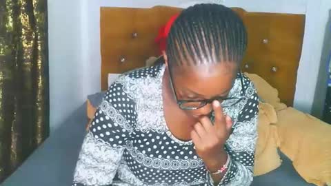 Snapshot of graceessy chatting on November 13, 8:13 am graceessy online show from November 13, 8:13 am