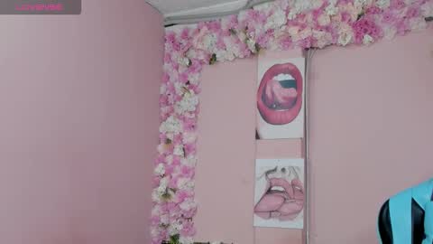 Snapshot of grandmother_milf chatting on September 28, 7:19 pm Mi Name is violeta online show from September 28, 7:19 pm