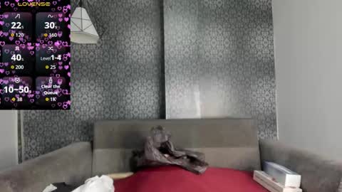 Mi Name is violeta  online show from March 6, 12:01 pm