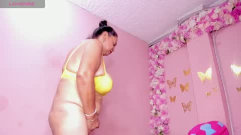 Mi Name is violeta  online show from May 31, 6:09 pm
