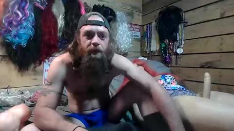 Snapshot of grannypounder chatting on February 11, 11:01 pm grannypounder online show from February 11, 11:01 pm