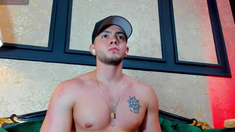 Snapshot of grantblake chatting on February 1, 5:39 am Grant online show from February 1, 5:39 am