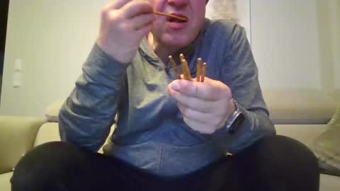 grau197077 online show from March 28, 10:53 pm