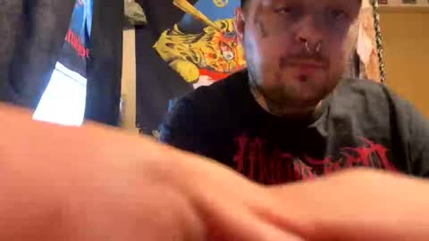 Snapshot of graveyardblunts66 chatting on November 19, 7:36 pm graveyardblunts66 online show from November 19, 7:36 pm