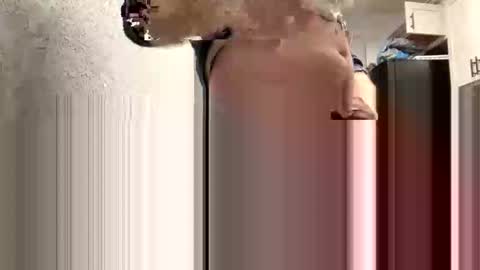 Snapshot of gravybaby333 chatting on February 15, 9:52 am gravybaby333 online show from February 15, 9:52 am