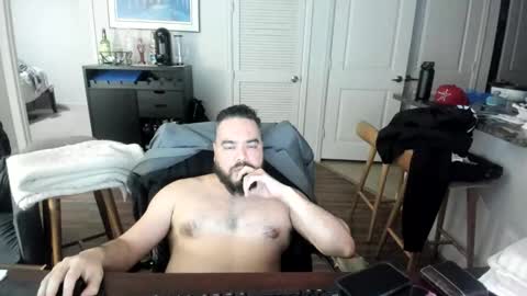 Snapshot of greasejockey88 chatting on December 15, 8:51 am greasejockey88 online show from December 15, 8:51 am