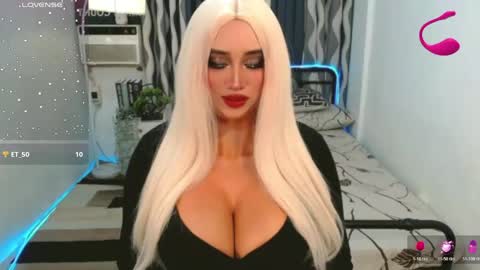 PAULATHEONE online show from April 20, 8:21 pm