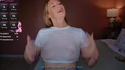 Snapshot of green_eyed_goddess_ chatting on May 28, 10:07 pm Green Eyed Goddess online show from May 28, 10:07 pm