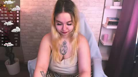Lina 3 online show from May 14, 1:18 pm