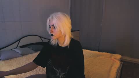 Snapshot of green_tea666 chatting on February 6, 10:59 am Lilith online show from February 6, 10:59 am