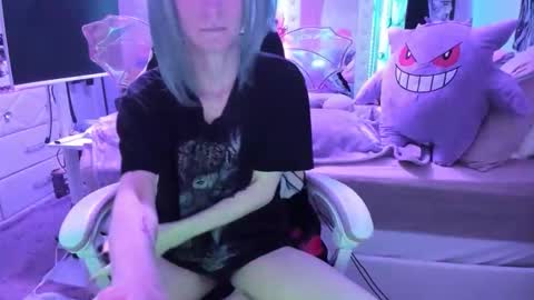 GreenEyedLovexo online show from April 17, 2:53 pm