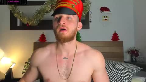 Snapshot of greeneyes_col chatting on December 5, 2:42 am Juan online show from December 5, 2:42 am