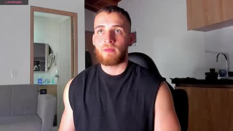 Snapshot of greeneyes_col chatting on February 4, 12:29 am Juan online show from February 4, 12:29 am