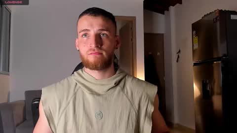 Snapshot of greeneyes_col chatting on February 6, 4:53 am Juan online show from February 6, 4:53 am