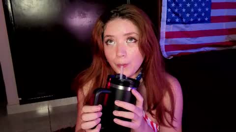 Snapshot of greeneyes_diamond chatting on July 5, 1:45 am greeneyes_diamond online show from July 5, 1:45 am