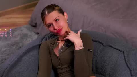 Kelly online show from November 7, 1:33 pm