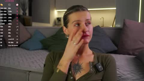 Kelly online show from April 22, 2:29 pm