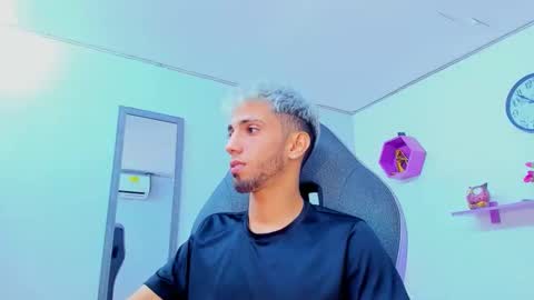 Snapshot of gregori_latin19 chatting on October 27, 6:12 pm gregori_latin19 online show from October 27, 6:12 pm