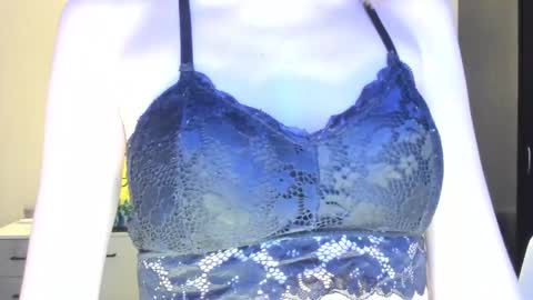 Snapshot of gretamiln chatting on December 6, 10:19 pm Greta online show from December 6, 10:19 pm