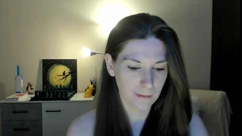 Snapshot of gretamiln chatting on April 11, 1:43 am Greta online show from April 11, 1:43 am